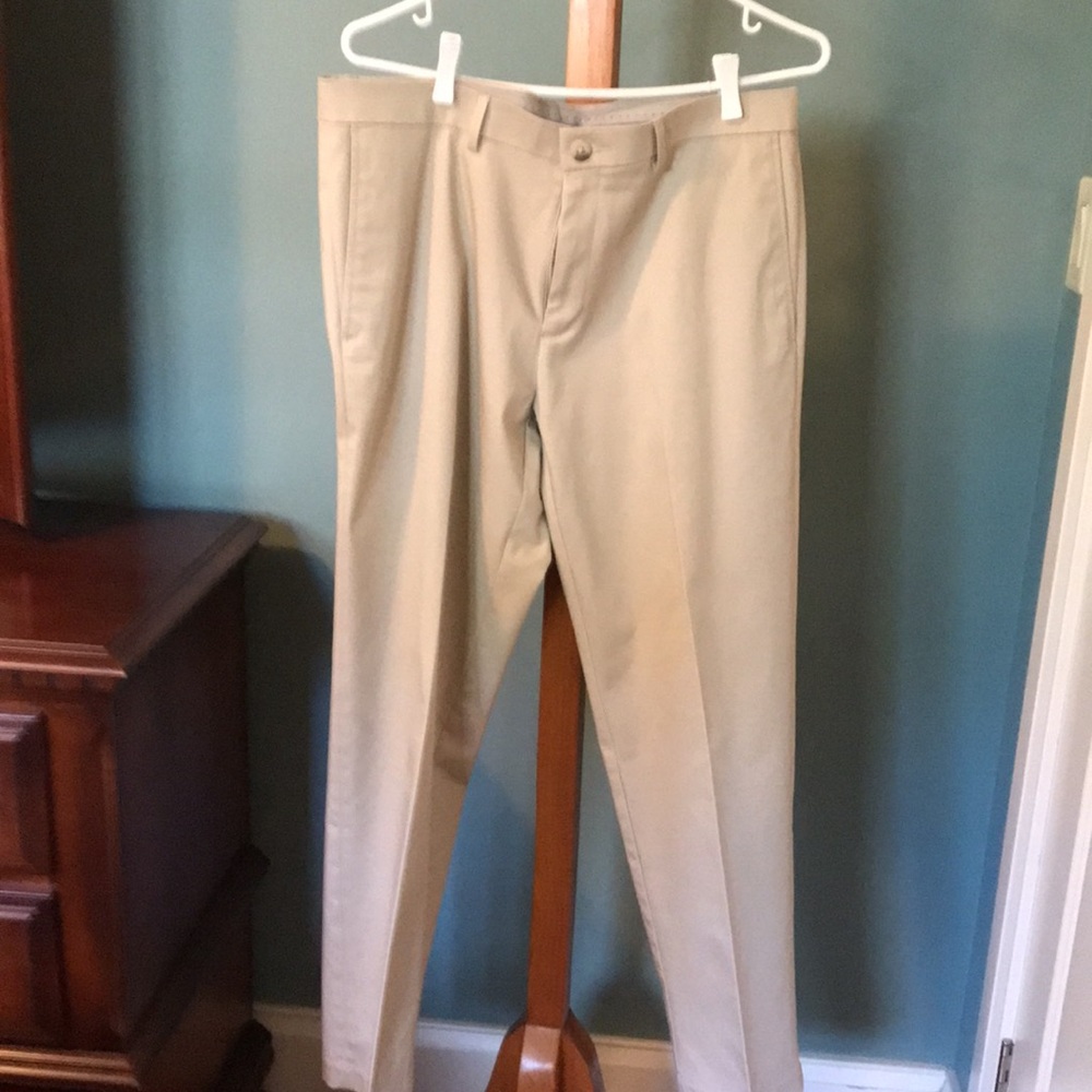 HAGGAR Iron Free Premium Khaki